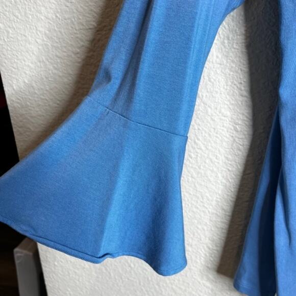 Isaac Mizrahi Live! Scoop Neck Top w/ Bracelet Ruffle Sleeve Urban Blue Large - Picture 5 of 9